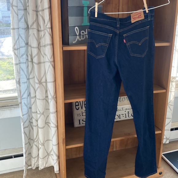 Levi Jeans - Picture 2 of 2